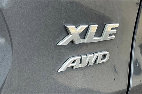 Used 2019 Toyota RAV4 XLE Premium image 34