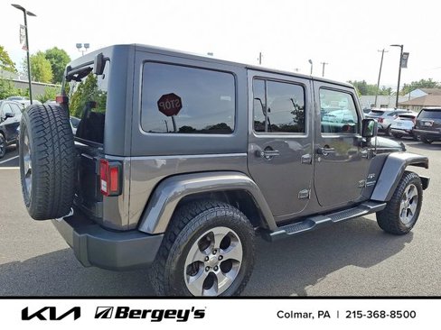 Used 2016 Jeep Wrangler Unlimited Sahara w/ Dual Top Group image 4