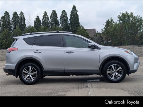 Used 2017 Toyota RAV4 XLE image 4