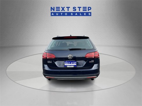 Used 2017 Volkswagen Golf Alltrack SE image 7