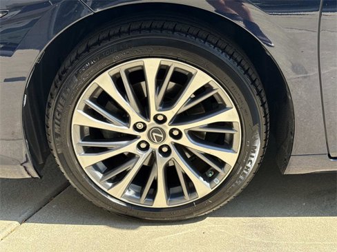 Used 2019 Lexus ES 350 image 10