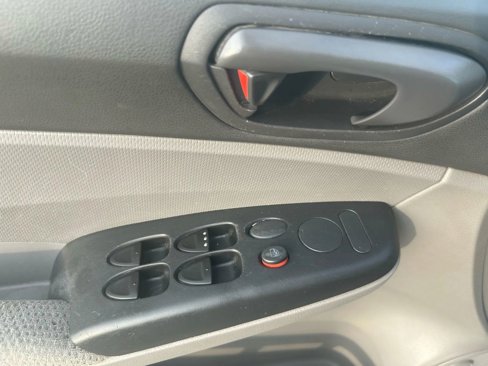Used 2010 Honda Civic DX-VP image 10