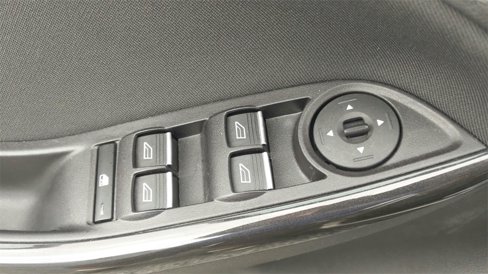 Used 2015 Ford Focus Titanium image 16