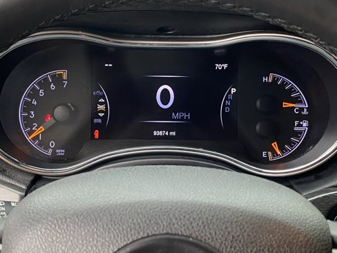 Used 2018 Jeep Grand Cherokee Laredo image 12
