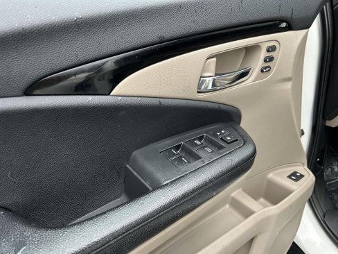 Used 2016 Honda Pilot Touring image 15