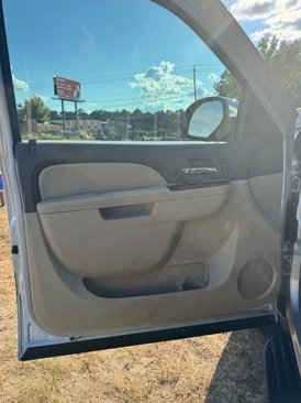 Used 2014 Chevrolet Suburban LTZ image 7