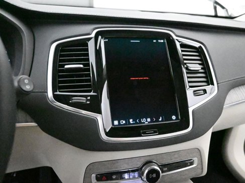 Certified 2024 Volvo XC90 B6 Ultimate w/ Protection Package Premier image 22