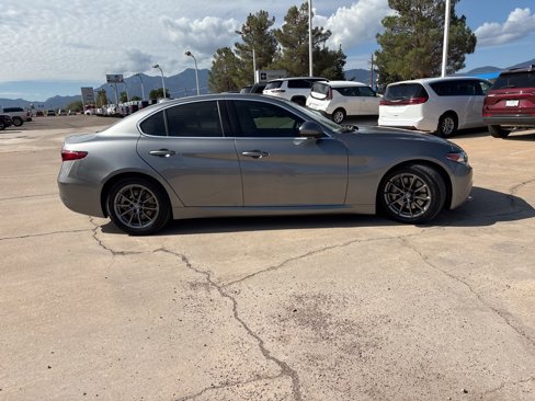 Used 2018 Alfa Romeo Giulia image 4