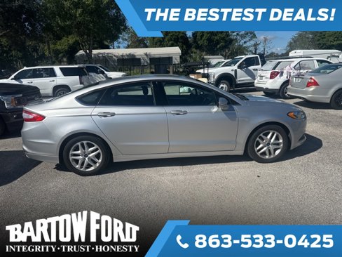 Used 2016 Ford Fusion SE image 4