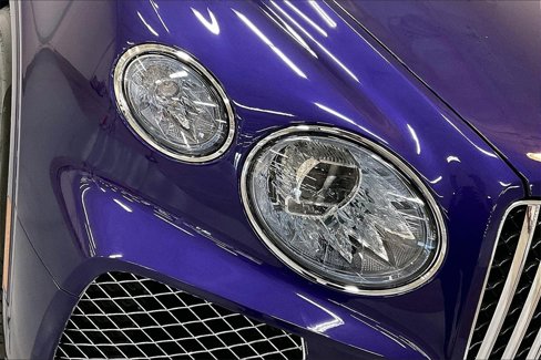 Used 2024 Bentley Bentayga image 30