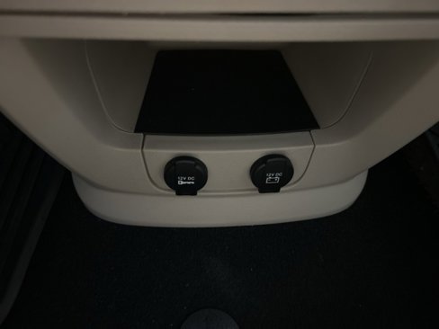Used 2014 Chrysler Town & Country Touring image 19