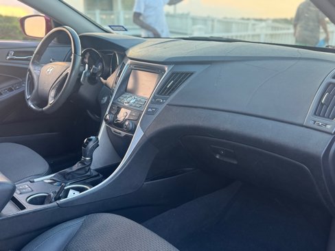 Used 2013 Hyundai Sonata SE w/ Navigation & Sunroof Pkg image 14