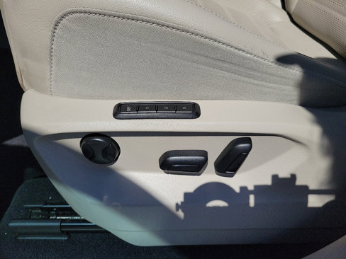 Used 2019 Volkswagen Atlas SEL Premium image 15