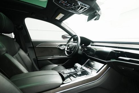 Used 2021 Audi A8 L 3.0T w/ Executive Plus Package image 31