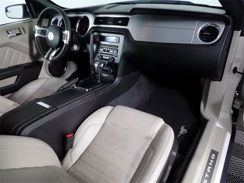 Used 2011 Ford Mustang Premium w/ 202A Rapid Spec Order Code image 28