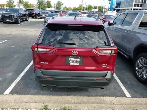 Used 2021 Toyota RAV4 XLE image 5