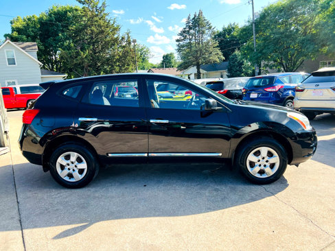 Used 2015 Nissan Rogue S image 2