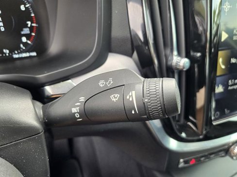 Used 2020 Volvo S60 T5 Momentum image 27