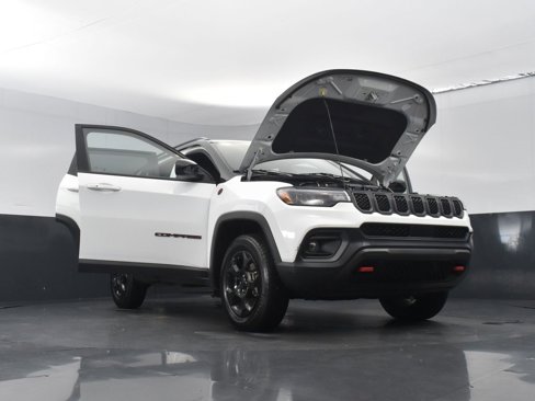 Used 2023 Jeep Compass Trailhawk image 29