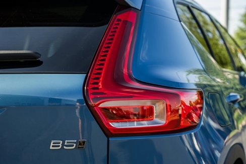 Certified 2023 Volvo XC40 B5 Plus w/ Driver Assist Package image 6