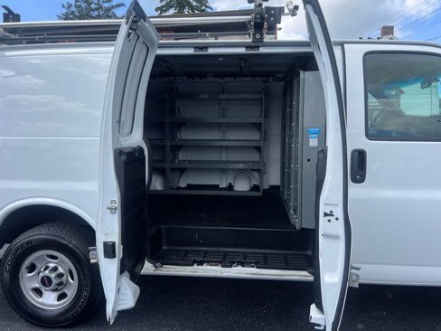Used 2022 GMC Savana 2500 w/ Driver Convenience Package image 14