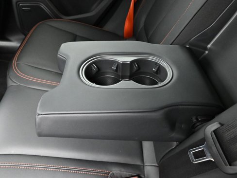 Certified 2025 Porsche Macan image 18