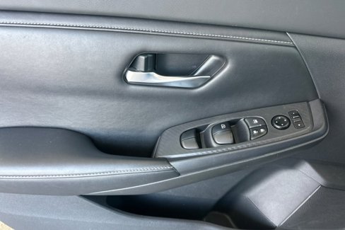 Certified 2021 Nissan Sentra SV image 11