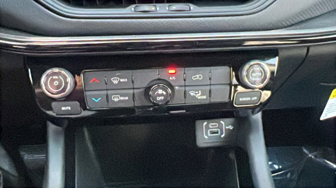 New 2025 Jeep Compass Latitude w/ Altitude Special Edition image 23