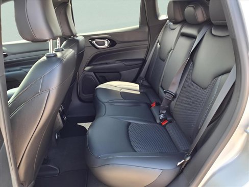 New 2025 Jeep Compass Latitude w/ Altitude Special Edition image 9