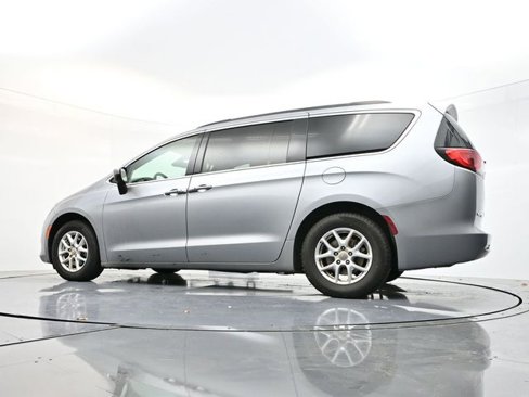 Used 2020 Chrysler Voyager Lxi image 37