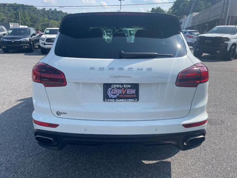 Used 2016 Porsche Cayenne image 9