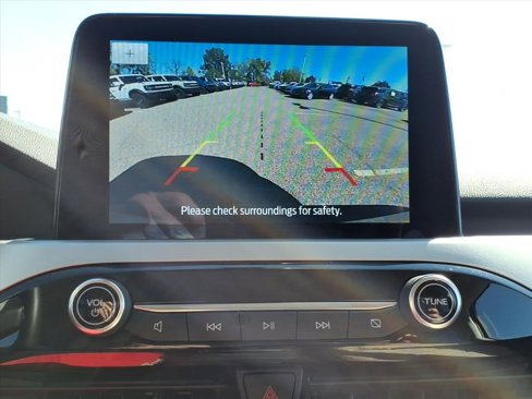 Used 2022 Ford Escape SE w/ Cold Weather Package image 18