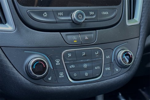 Used 2022 Chevrolet Malibu LT image 18