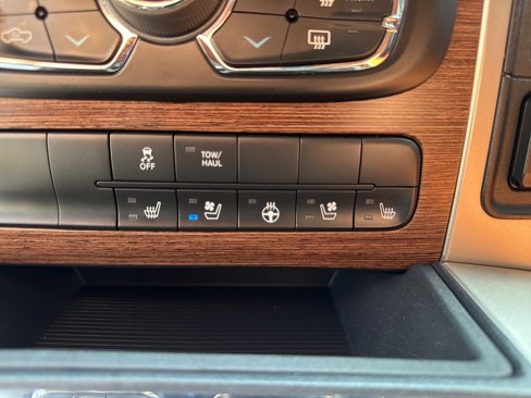 Used 2016 RAM 1500 Laramie image 40