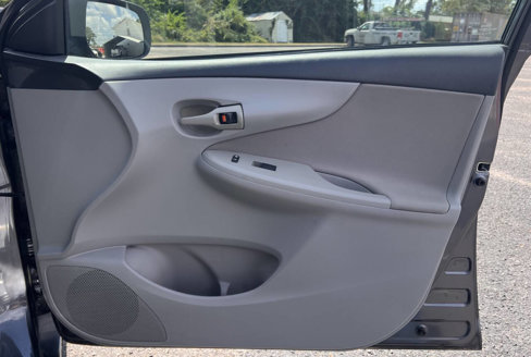 Used 2013 Toyota Corolla LE Special Edition image 13