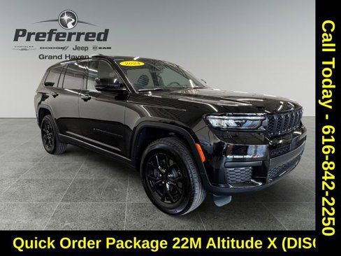 Used 2024 Jeep Grand Cherokee L Altitude image 3