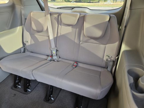 Used 2015 Kia Sedona LX image 7