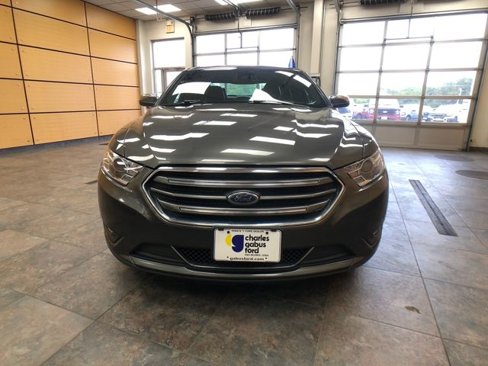 Certified 2017 Ford Taurus Limited image 2