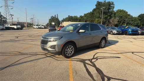 Certified 2023 Chevrolet Equinox LT w/ Driver Convenience Package image 4