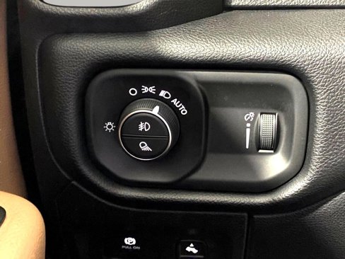 Used 2021 RAM 1500 Big Horn image 22
