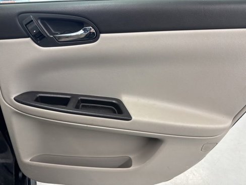Used 2010 Chevrolet Impala LS image 29