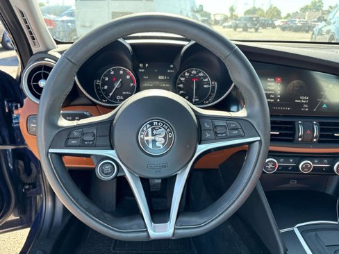 Used 2018 Alfa Romeo Giulia AWD image 15
