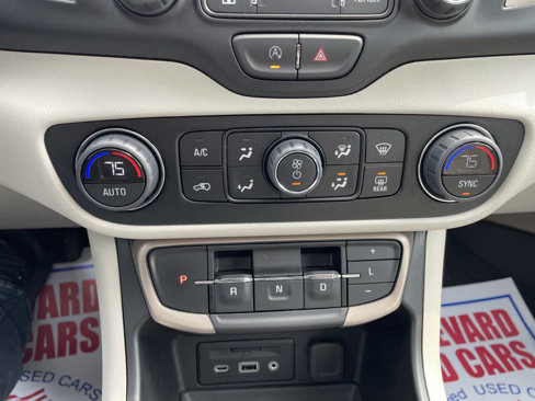 Used 2023 GMC Terrain Denali image 26
