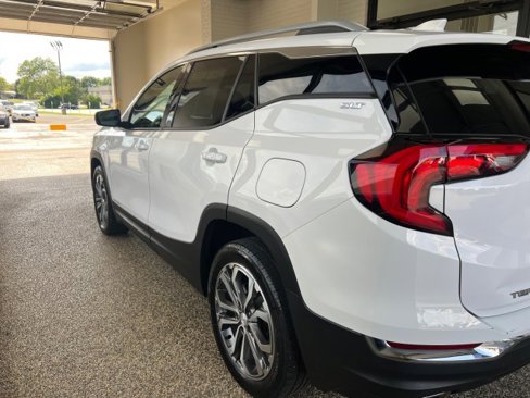 Used 2020 GMC Terrain SLT w/ Preferred Package image 2