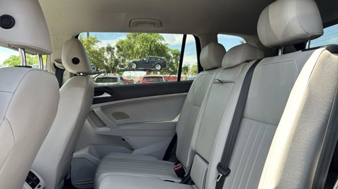 Used 2023 Volkswagen Tiguan SE image 23