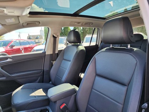 Used 2019 Volkswagen Tiguan SE w/ Panoramic Sunroof Package image 5