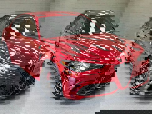 Used 2017 Alfa Romeo Giulia Quadrifoglio image 8