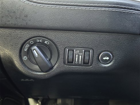 Used 2022 Dodge Charger SXT w/ Plus Group image 17