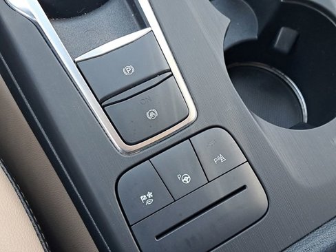 Used 2020 Ford Escape Titanium image 24