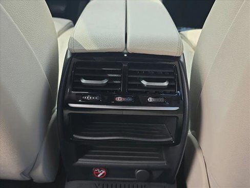 Used 2019 BMW 530i w/ Convenience Package image 16